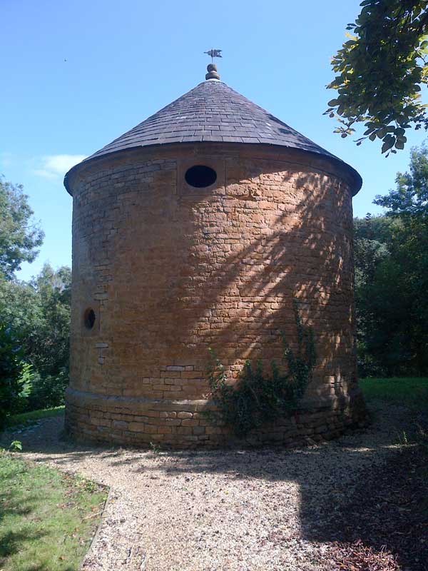 The Round House at Coombe Lodge